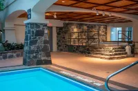 The Rundlestone Lodge - Pools