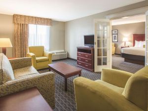 La Quinta Inn & Suites by Wyndham Indianapolis South