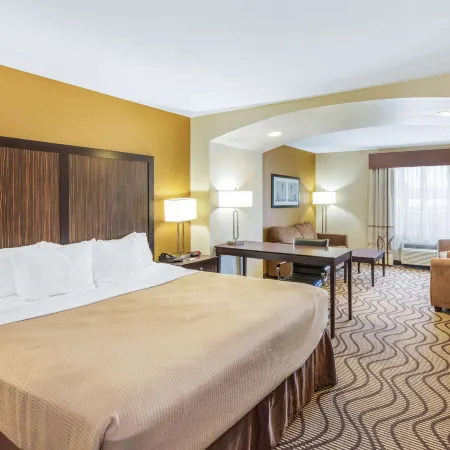 La Quinta Inn & Suites by Wyndham Floresville