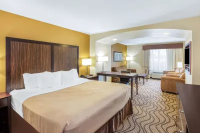 La Quinta Inn & Suites by Wyndham Floresville