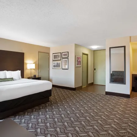 La Quinta Inn & Suites by Wyndham Springfield MA