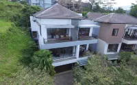 4 Br City View Villa with a Private Pool 3