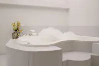 Hotel Karlo by Gho Hoteles - Bathtub