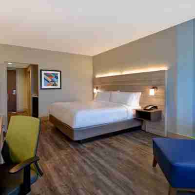 Holiday Inn Express & Suites Galveston Beach Rooms