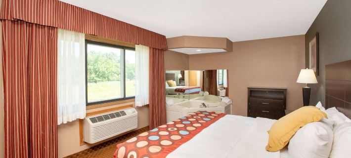 AmericInn by Wyndham Coralville Hotels in Johnson County