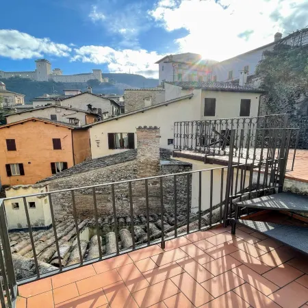 6 guests apt with terrace in pedestrian historic centre of Spoleto