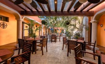 El Zaguan Colonial by GuruHotel