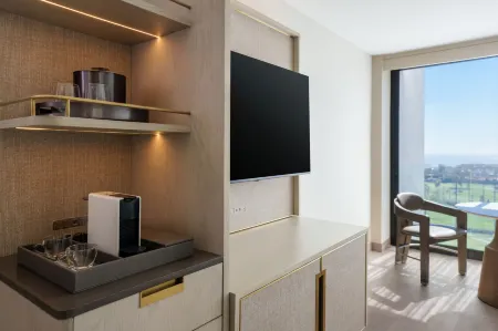 VEA Newport Beach, a Marriott Resort & Spa