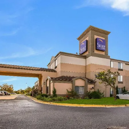 Spark by Hilton Grand Rapids Отели рядом с достопримечательностью «Колледж Келвин»