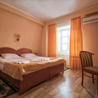 Usadba Pleshanova Hotel dekat The Varnitsky Trinity Monastery of St. Sergius