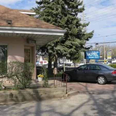 Clarkson Village Motel, 1815 Lakeshore Rd West Mississauga