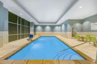 Holiday Inn Express & Suites LINCOLN DOWNTOWN by IHG - Swimmingpools