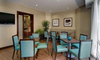 Hampton Inn & Suites Milwaukee-Downtown