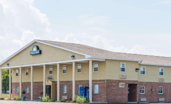 Days Inn by Wyndham Amherst