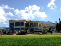Korineum Golf & Beach Resort Hotel di 