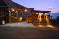 Zostel Dobhi, Manali Hôtels à : 