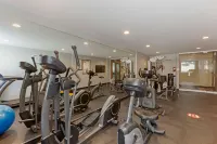 Best Western Plus Toronto Airport Hotel - Gym