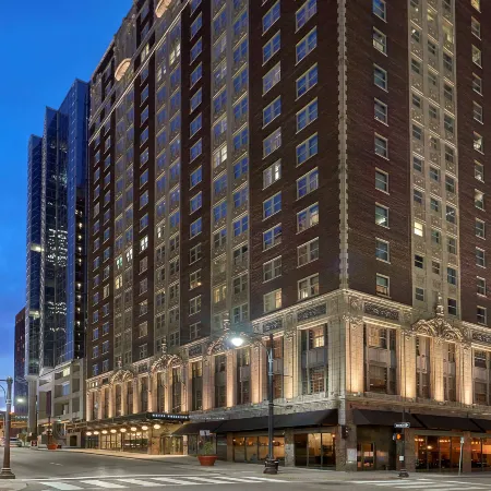 Hotel Phillips Kansas City, Curio Collection by Hilton Отели рядом с Международный аэропорт Канзас-Сити