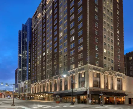 Hotel Phillips Kansas City, Curio Collection by Hilton