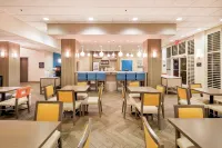Hampton Inn Pensacola Beach - Aamiainen