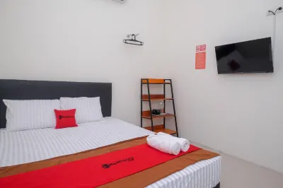 RedDoorz near Alun Alun Magelang 2 Hotel dekat Stadion dr. H. Moch. Soebroto Kota Magelang