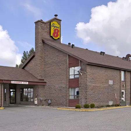 Super 8 by Wyndham Timmins on