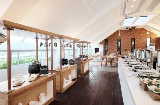 Jambuluwuk Oceano Seminyak Hotel