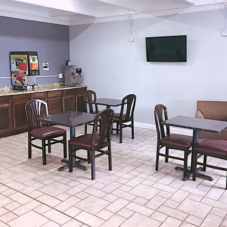 Travelers Inn Elizabethton Отели в г. Пайни Флэтс