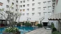 Pinewood Apartment by HN