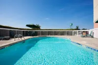 Country Inn & Suites by Radisson, Goldsboro, NC - Pools