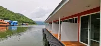 Chomtawan Raft