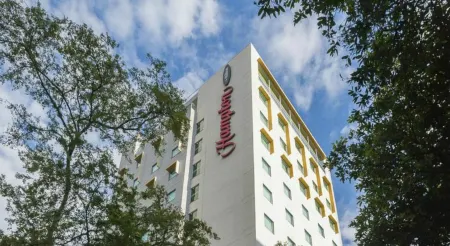 Hampton by Hilton Medellin