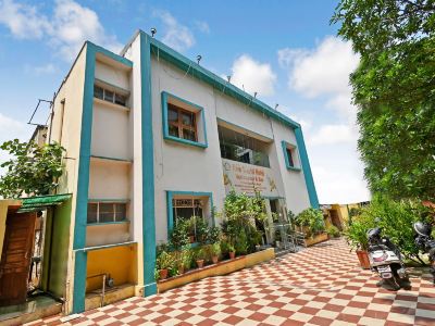 OYO 46829 New Tourist Hotel