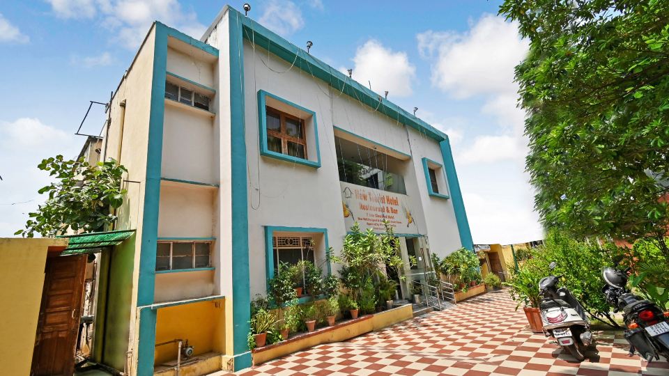 OYO 46829 New Tourist Hotel