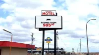 Caravel Motel - Motels