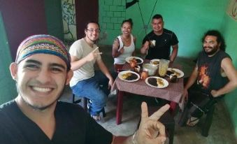 Maya Pan Hostal - Hostel - Housity