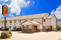 Super 8 by Wyndham Dyersville Near Field of Dreams Hotels in Dyersville