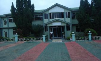 Wadoma Royale Hotel