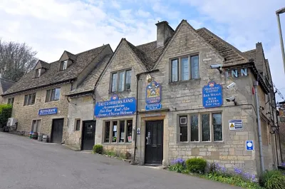 The Clothiers Arms Hotels near Puddleduck Corner