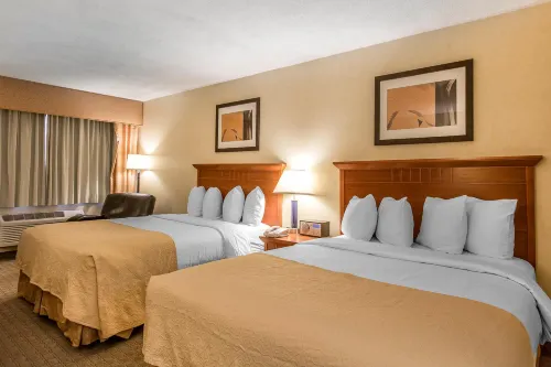Quality Inn on Historic Route 66 - Gym