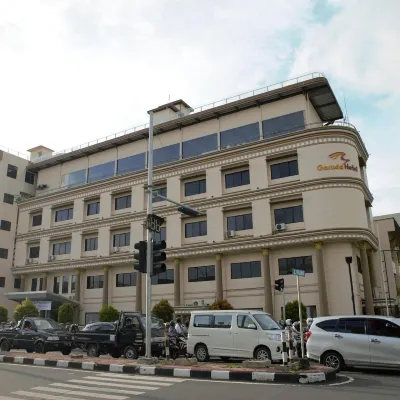 Garuda Hotel Pontianak Отели рядом с достопримечательностью «Памятник Digulis»