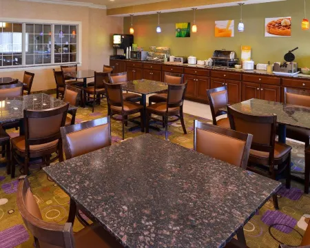 MainStay Suites Joliet I-80 Отели рядом с достопримечательностью «Университет Сейнт Франсис»