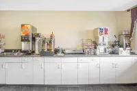 Super 8 by Wyndham Jasper - breakfast
