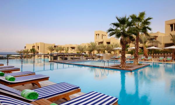 Holiday Inn Resort Dead SEA by IHG