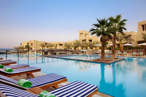 Holiday Inn Resort DEAD SEA by IHG - bar