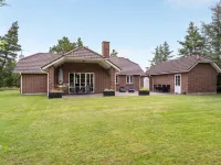 "Hjalmsvider" - 1km from the Sea