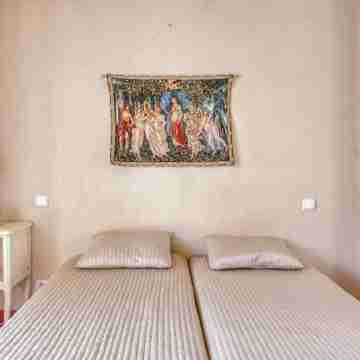 Les allées du Cap Rooms