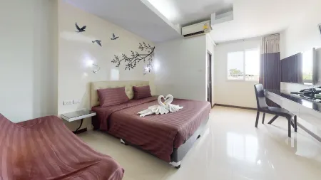 MD Grand Hotel Nakhon Отели в г. Накхонситхаммарат