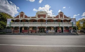 Bellbird Hotel