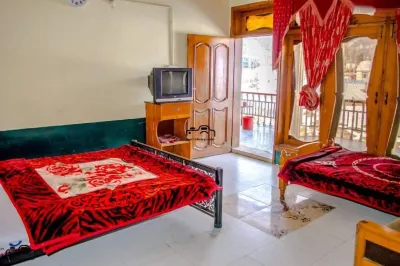Golden Star Hotel Hotels near Kalam Forest Playground..Usho Forest Playground